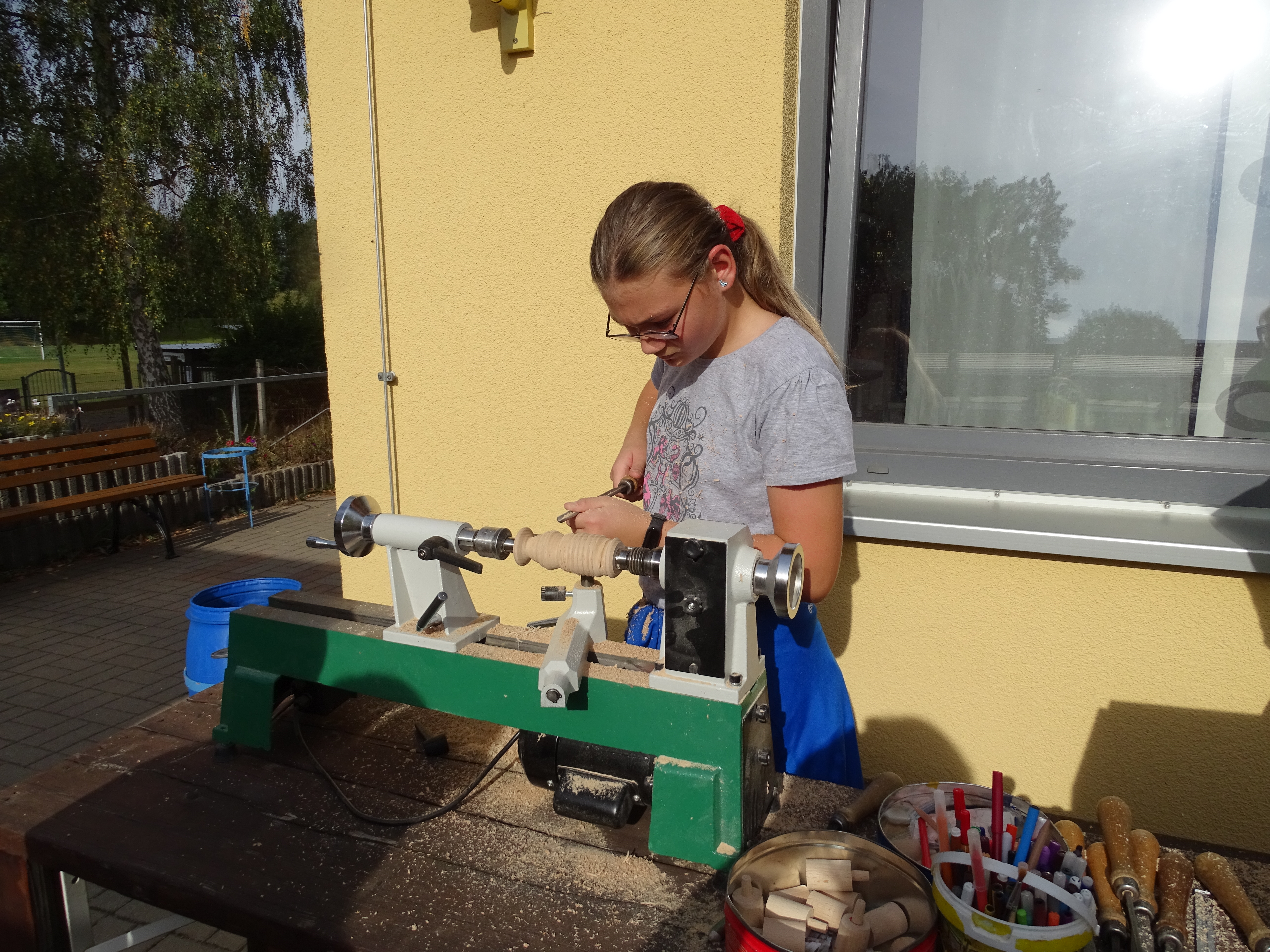 Drechsel mit Drechselmeisterin Claudia Behnsch Drechsel mit Drechselmeisterin Claudia Behnsch